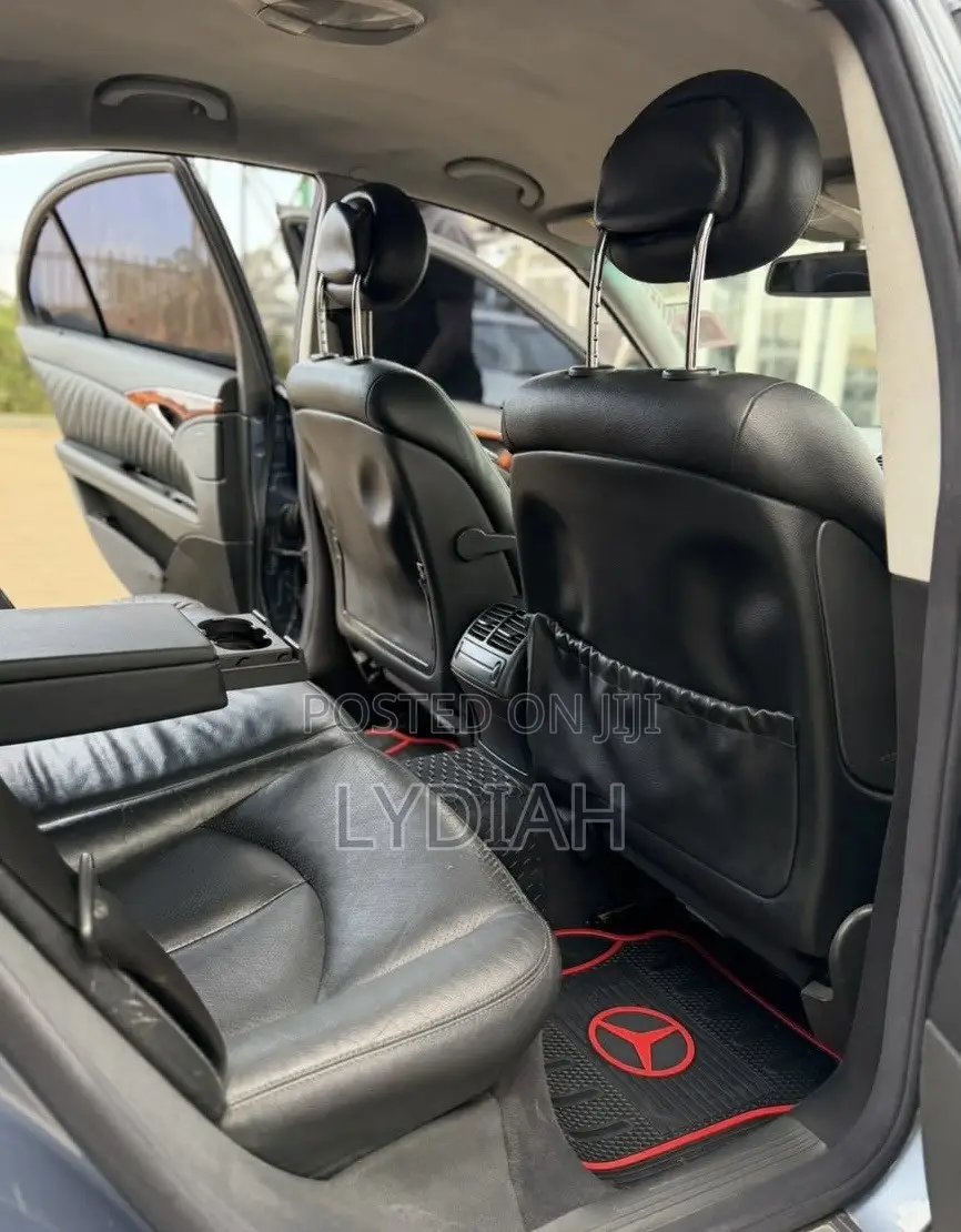 Mercedes-Benz E200 2005 Gray