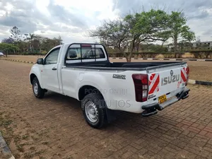 Isuzu D-MAX 2021 White