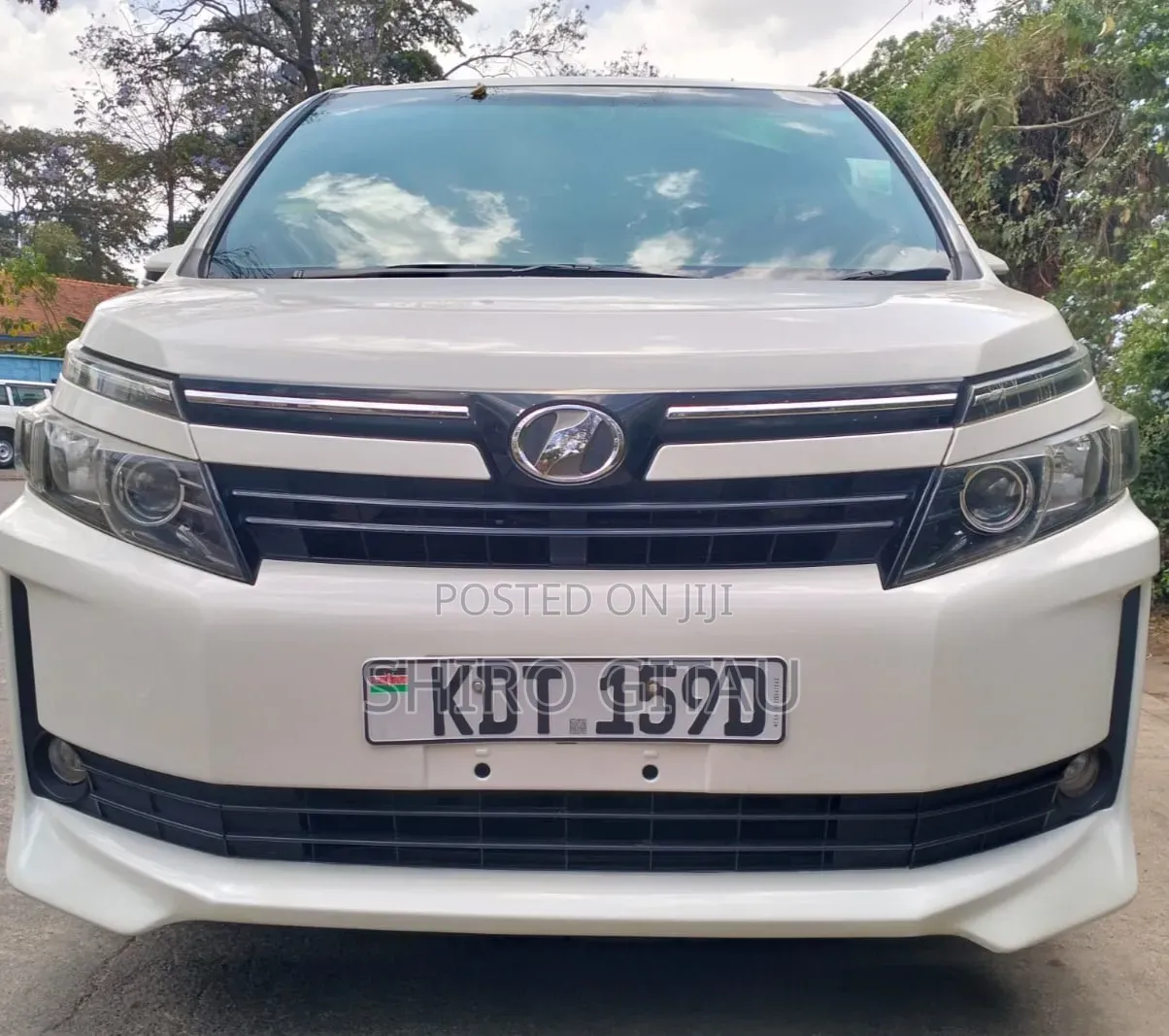 Toyota Noah 2017 White