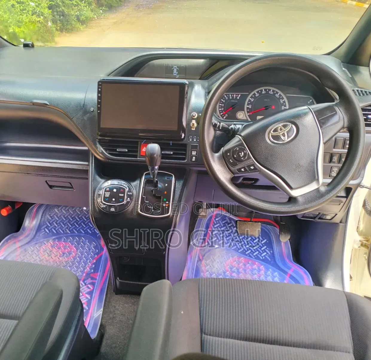 Toyota Noah 2017 White