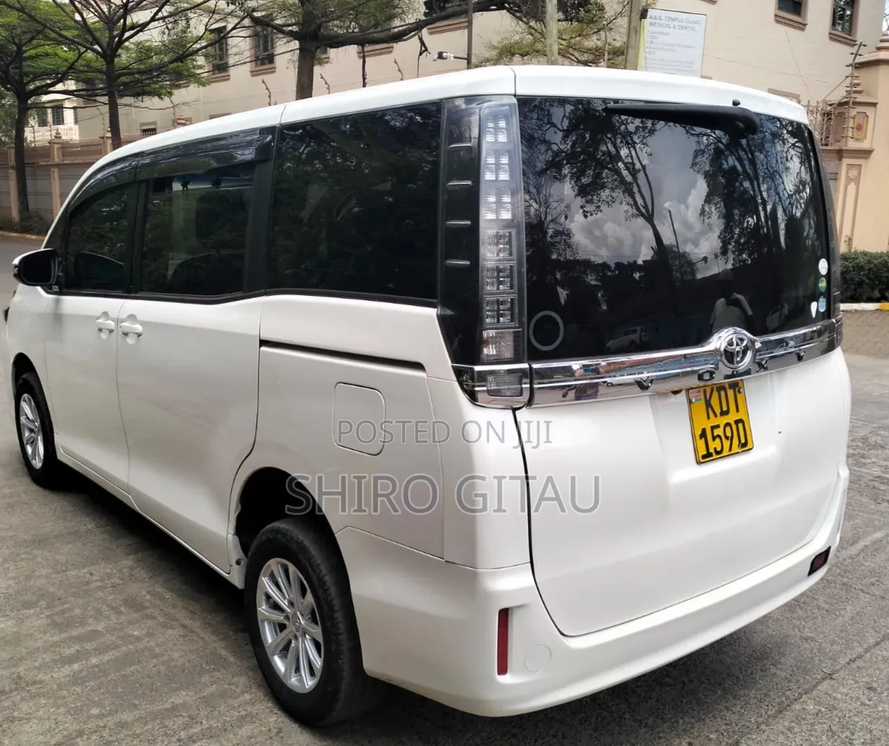 Toyota Noah 2017 White