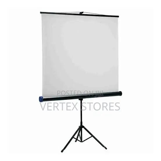 Tripod Projector Screen 240 × 240cm