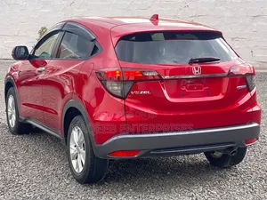 Honda Vezel 2019 Maroon