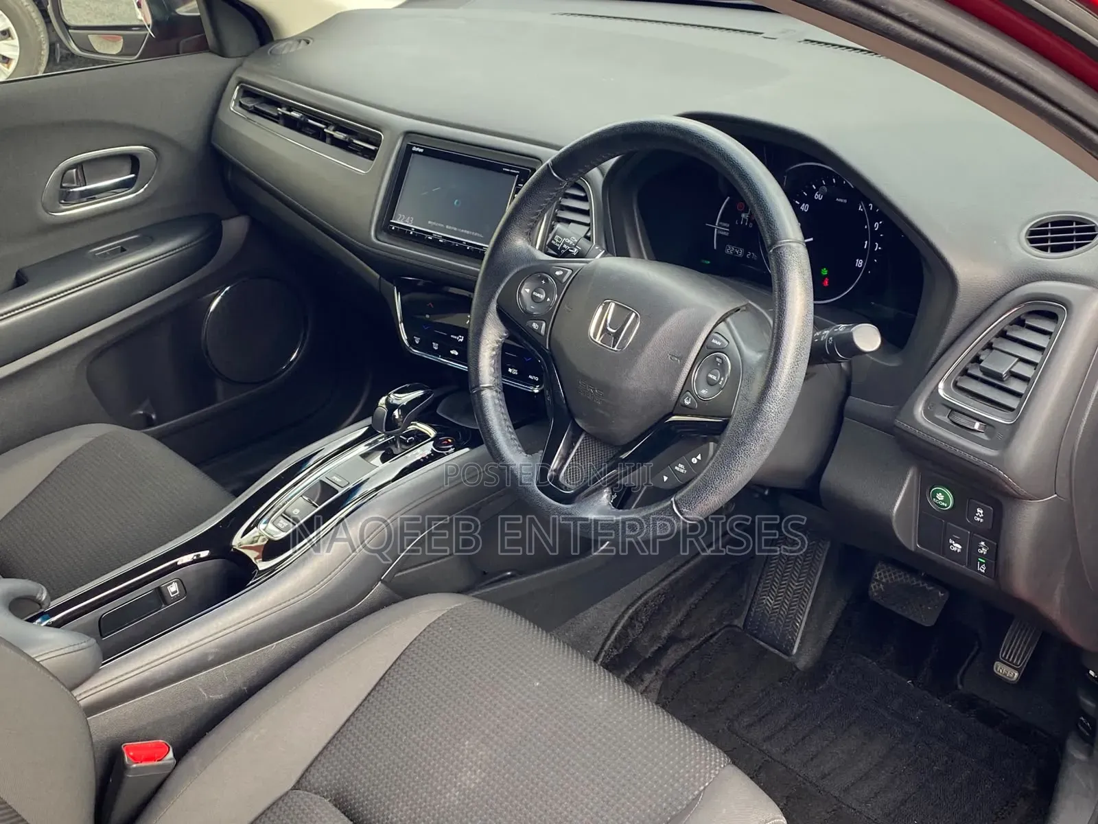 Honda Vezel 2019 Maroon