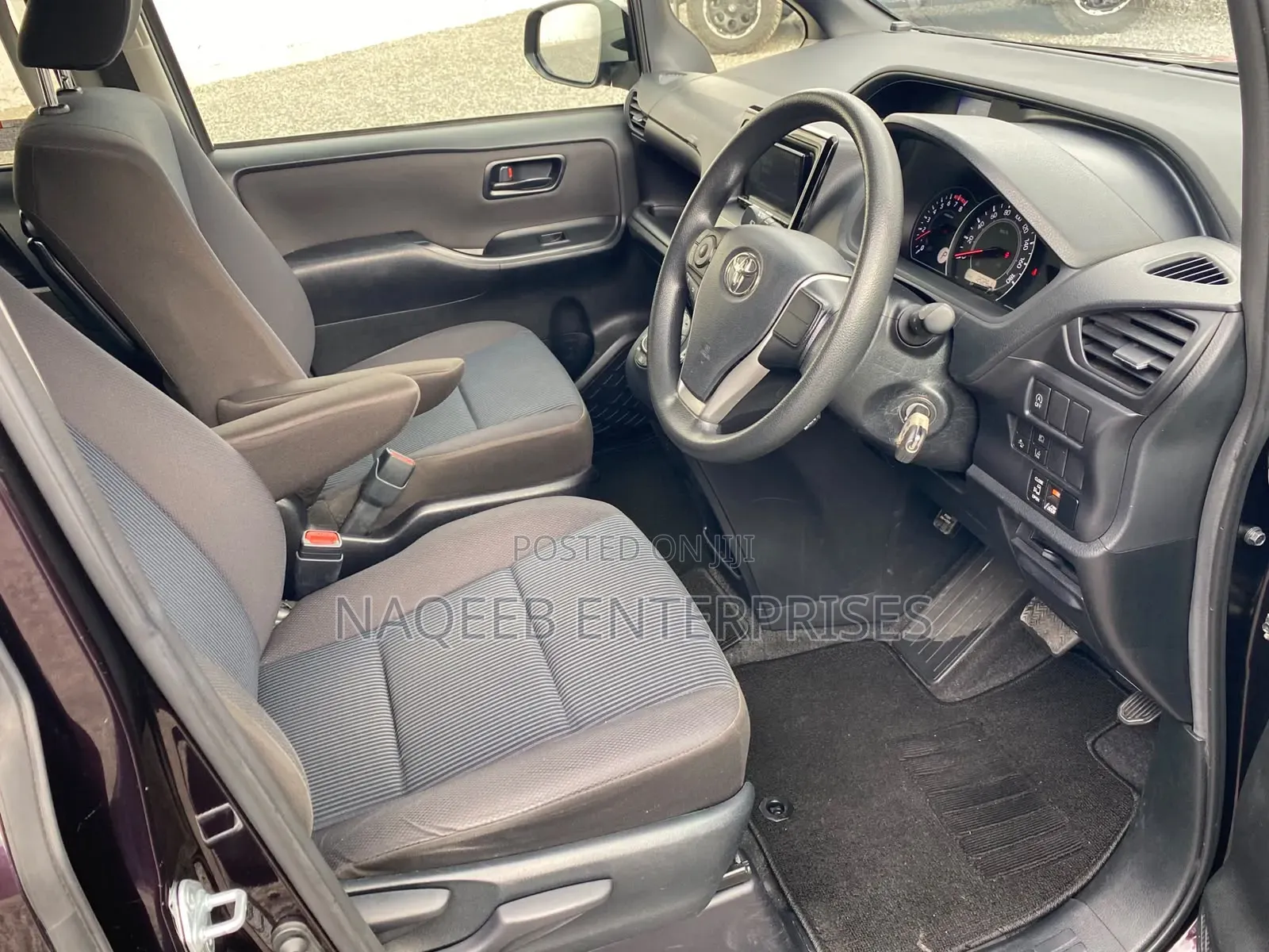 Toyota Noah 2021 Purple