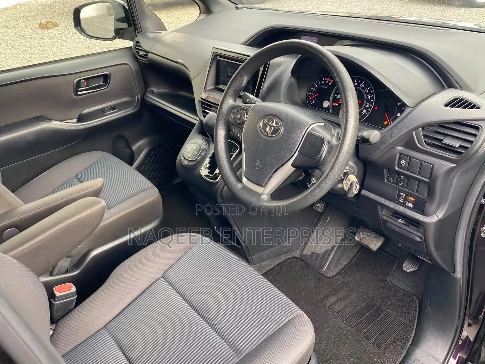 Toyota Noah 2021 Purple