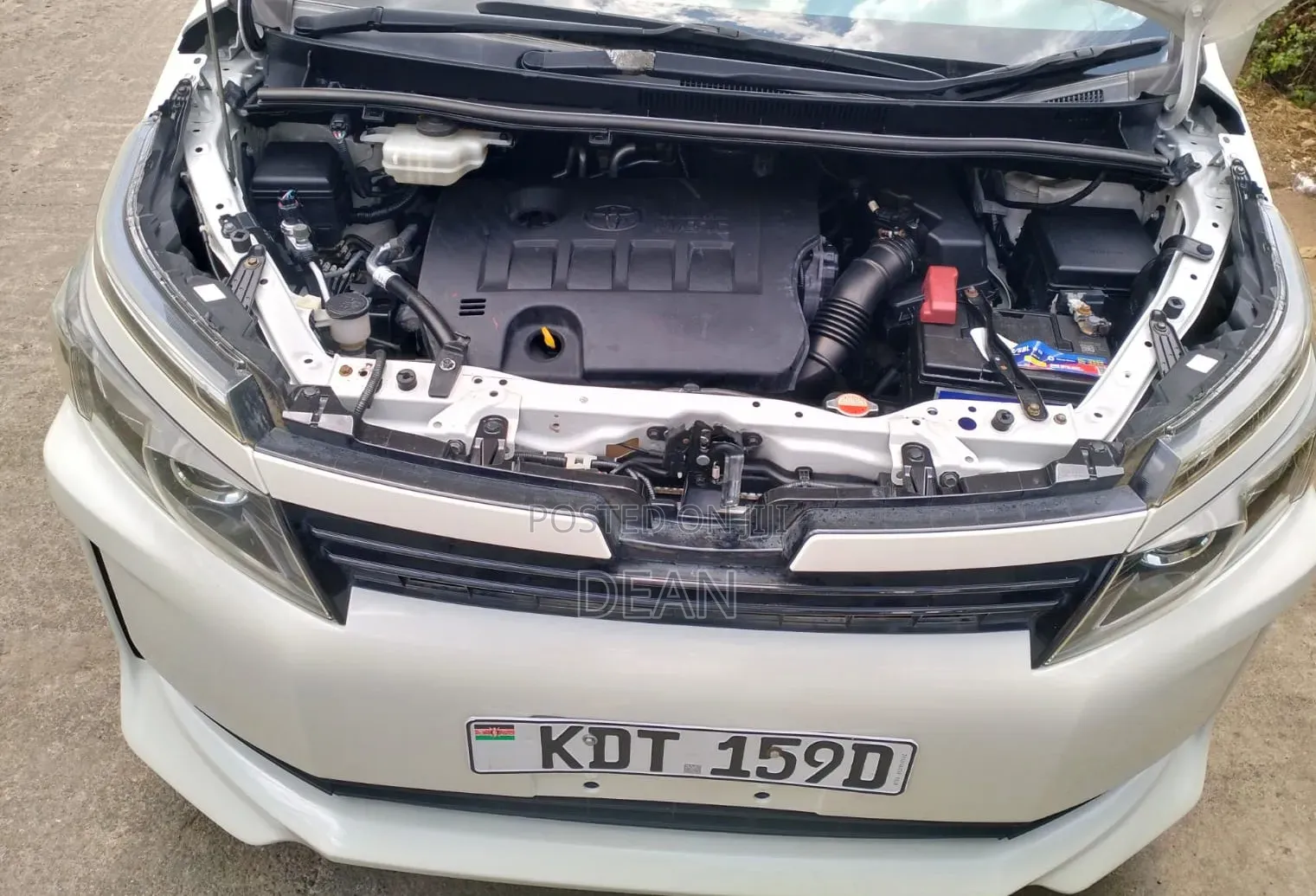 Toyota Noah 2017 White