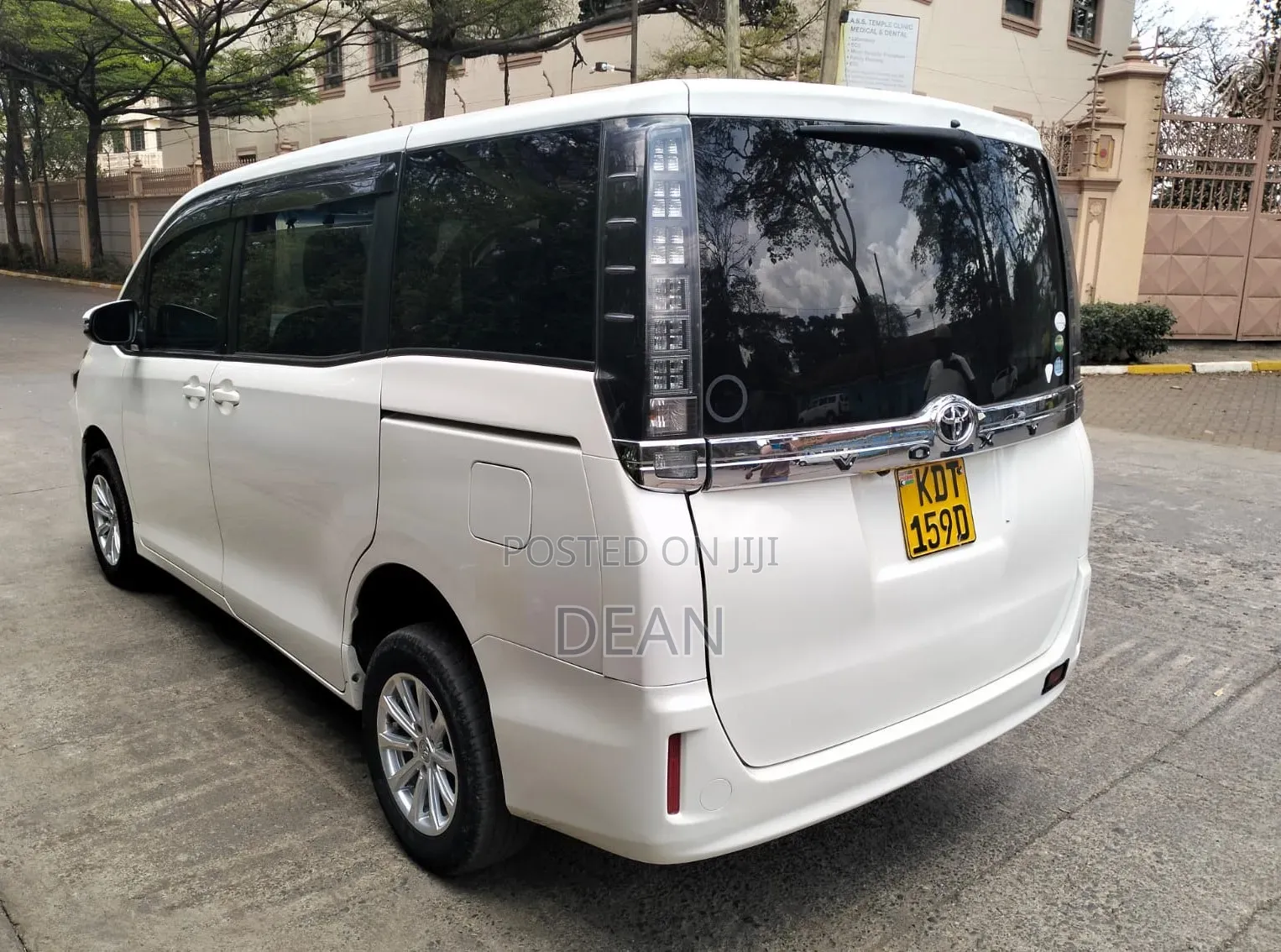 Toyota Noah 2017 White