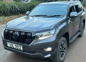 Toyota Land Cruiser Prado 2.8 2017 Gray