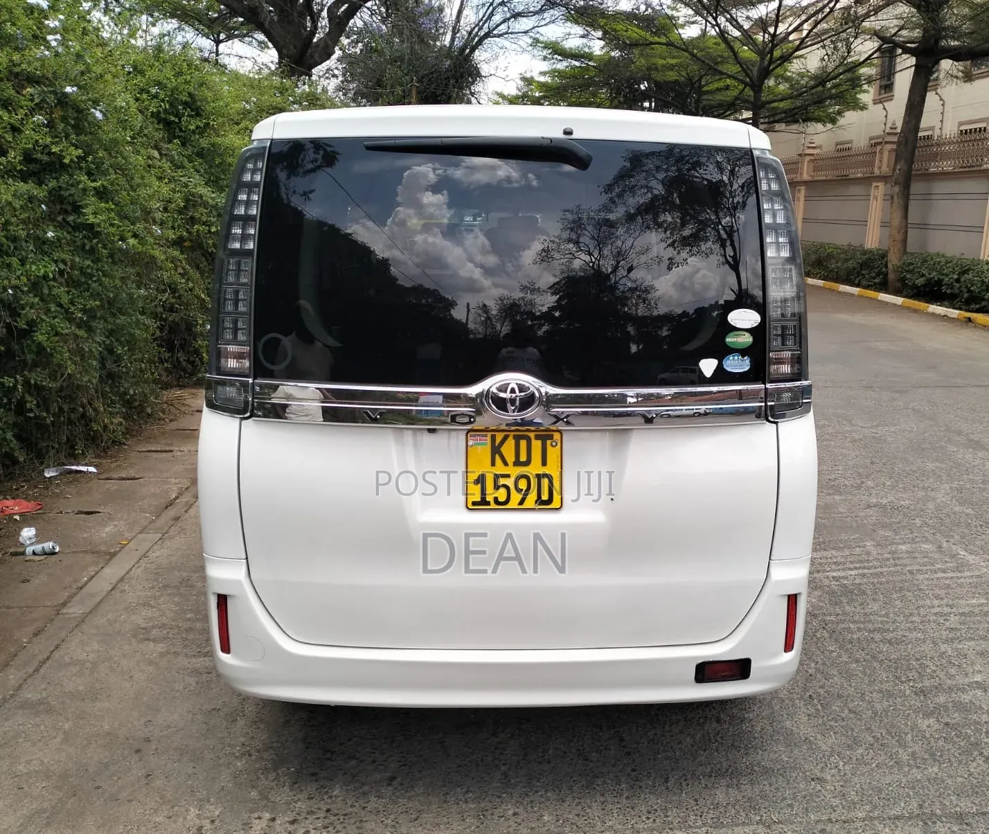 Toyota Noah 2017 White