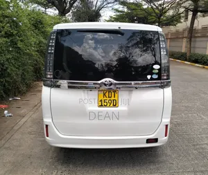 Toyota Noah 2017 White