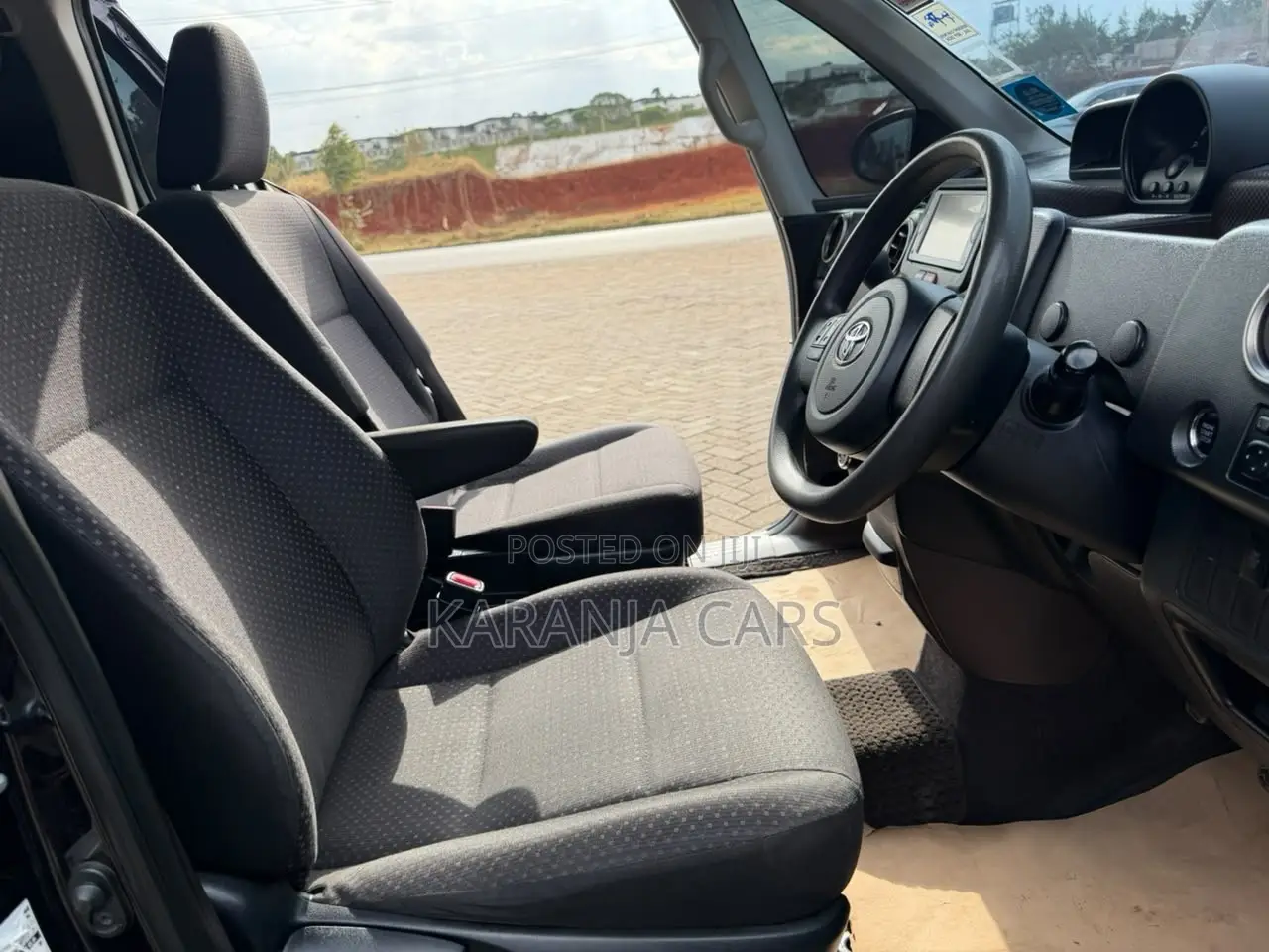 Toyota Spade 1.5 2014