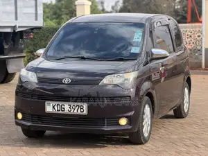 Toyota Spade 1.5 2014