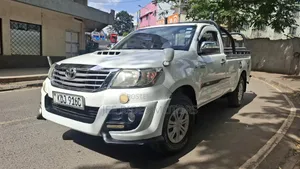 Toyota Hilux 2015 White