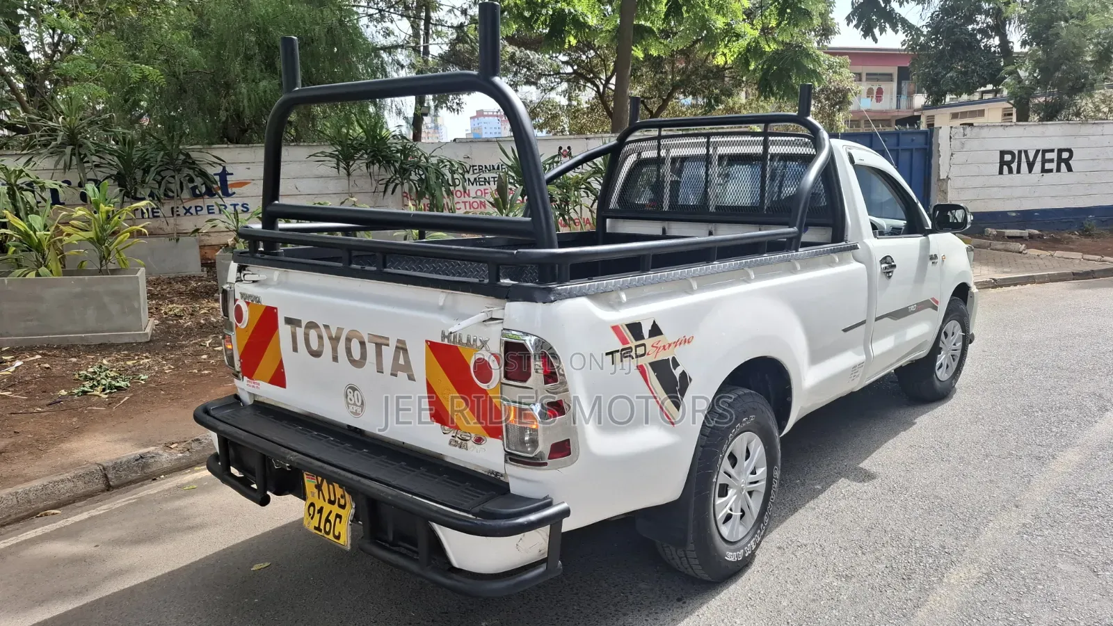 Toyota Hilux 2015 White
