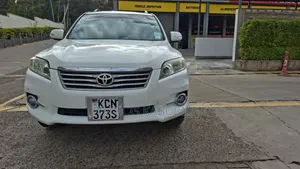 Toyota Vanguard 2010 White