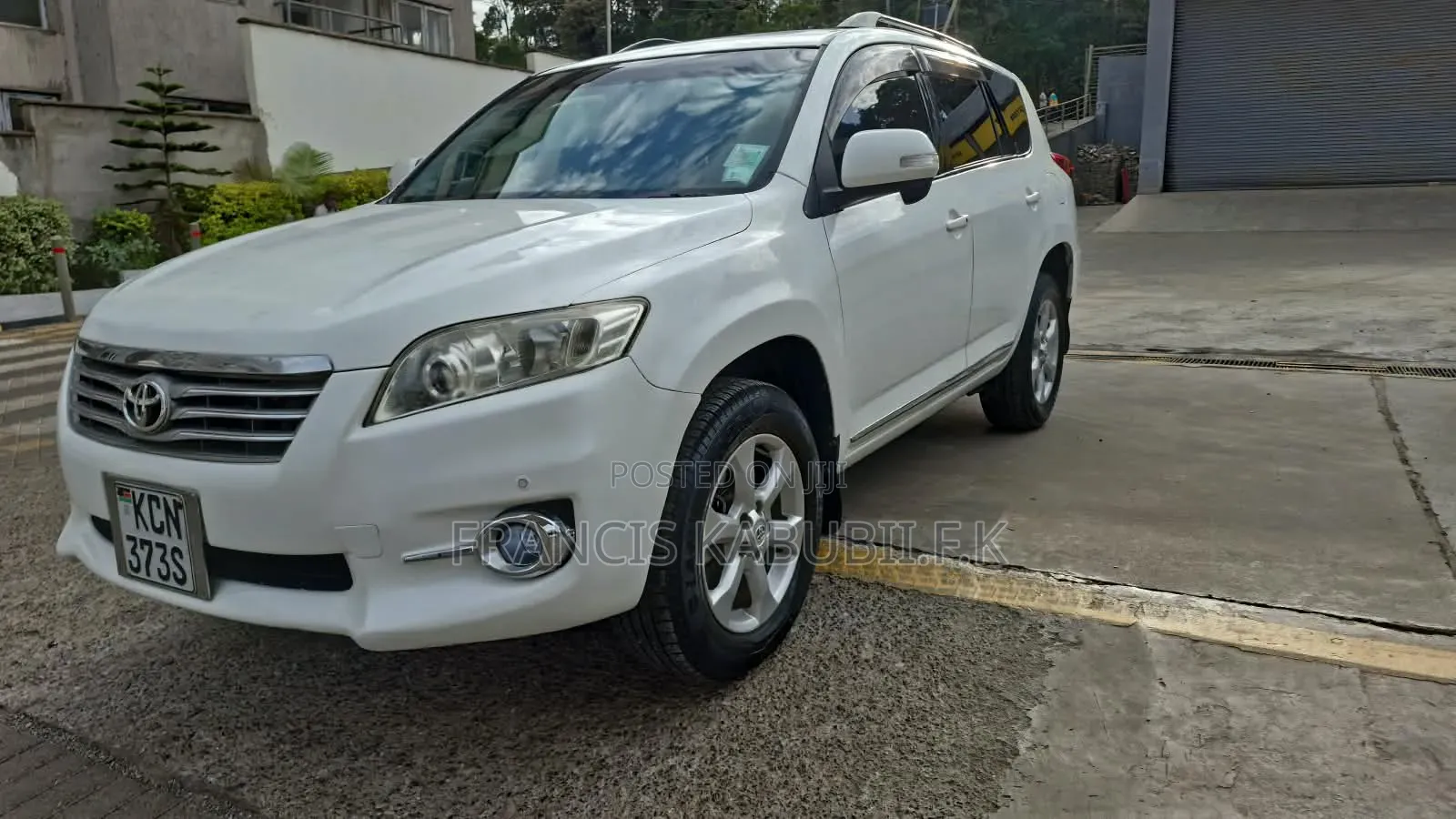 Toyota Vanguard 2010 White