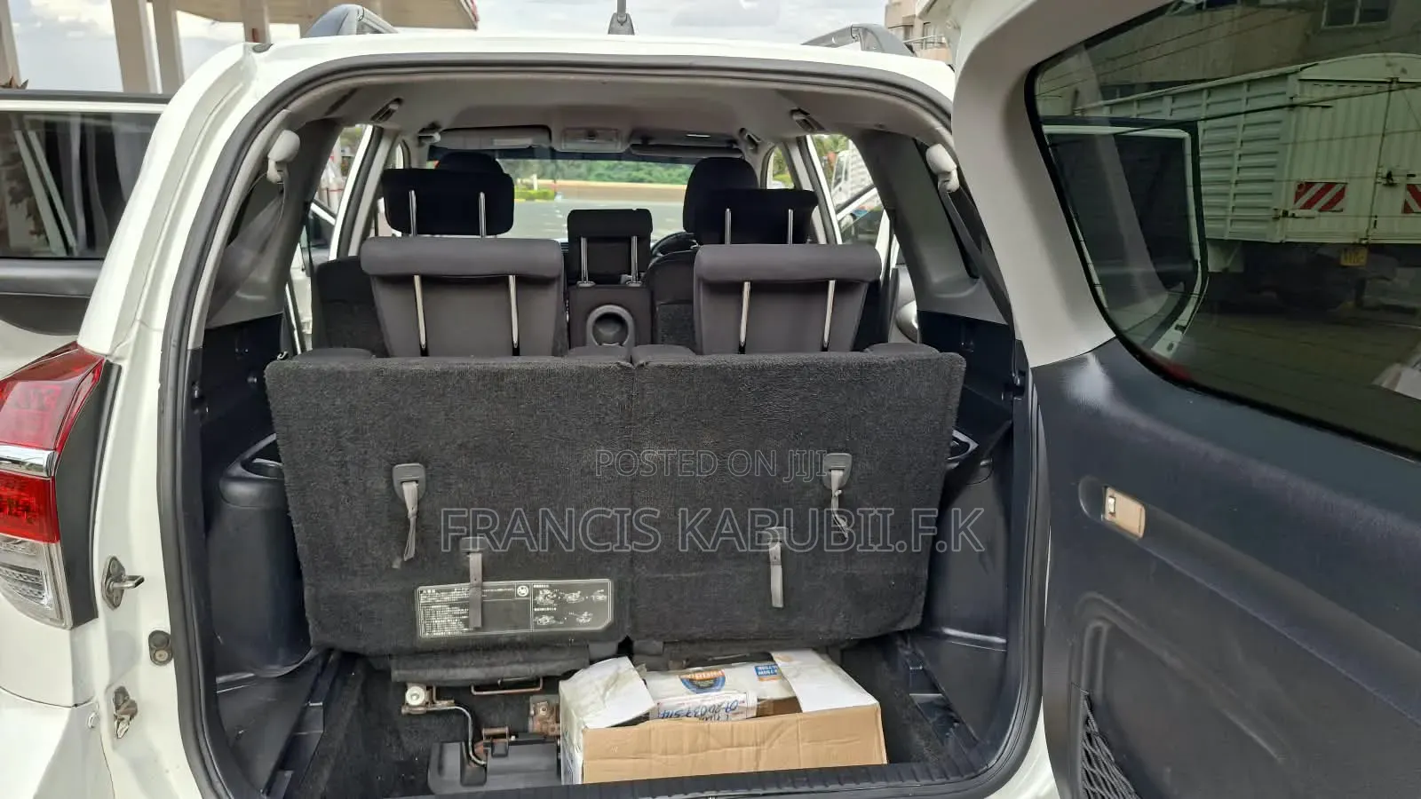 Toyota Vanguard 2010 White