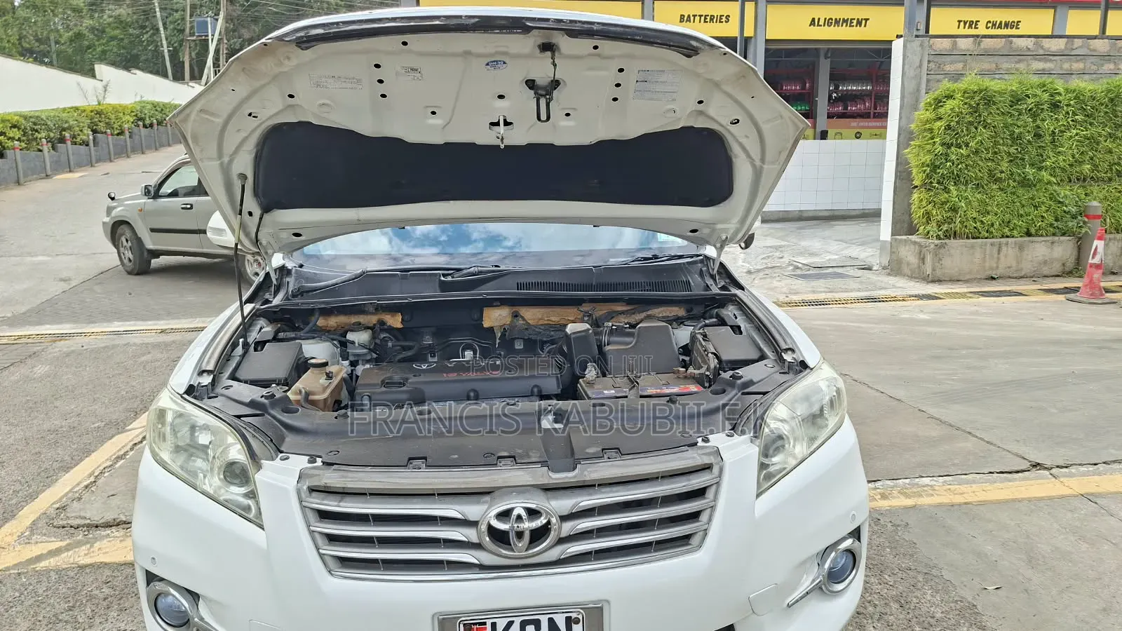 Toyota Vanguard 2010 White