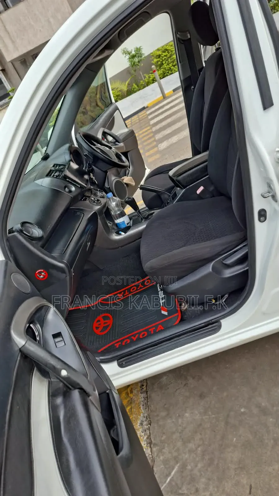Toyota Vanguard 2010 White