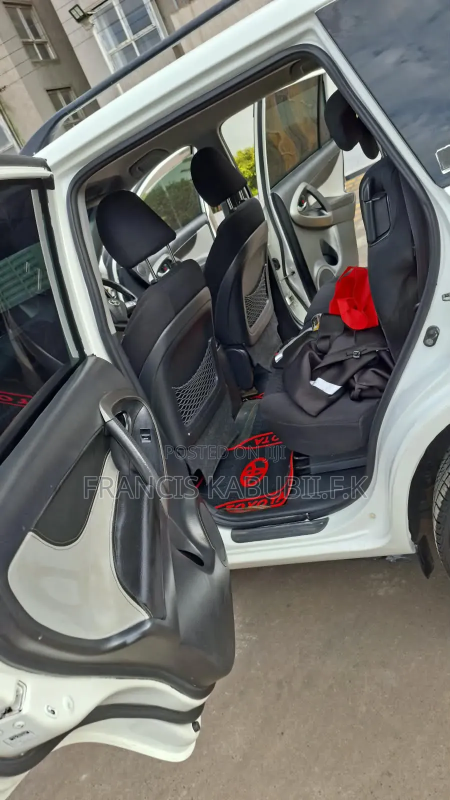 Toyota Vanguard 2010 White