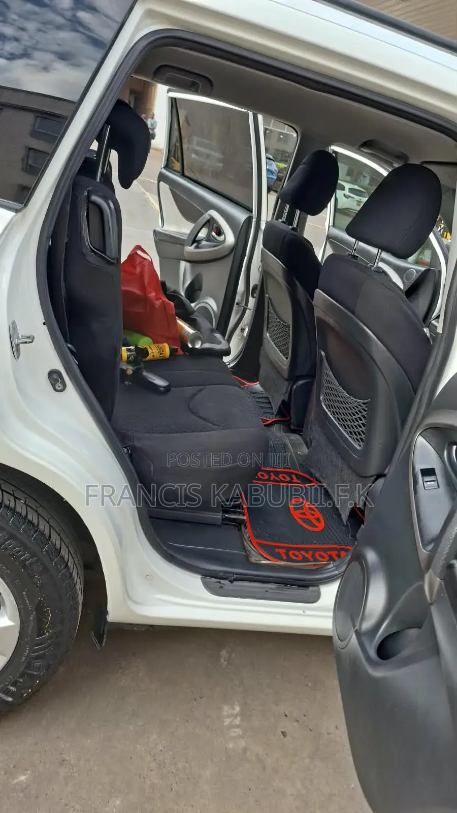 Toyota Vanguard 2010 White