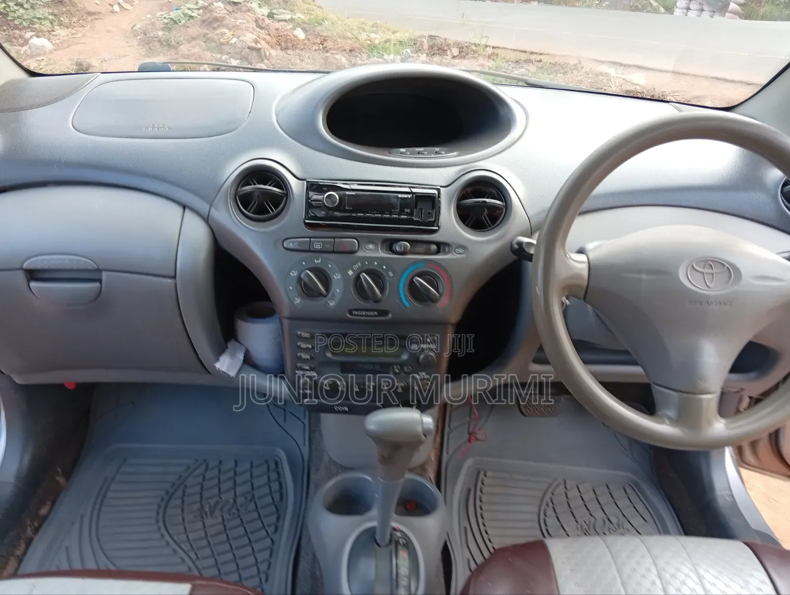Toyota Vitz 2001 Silver