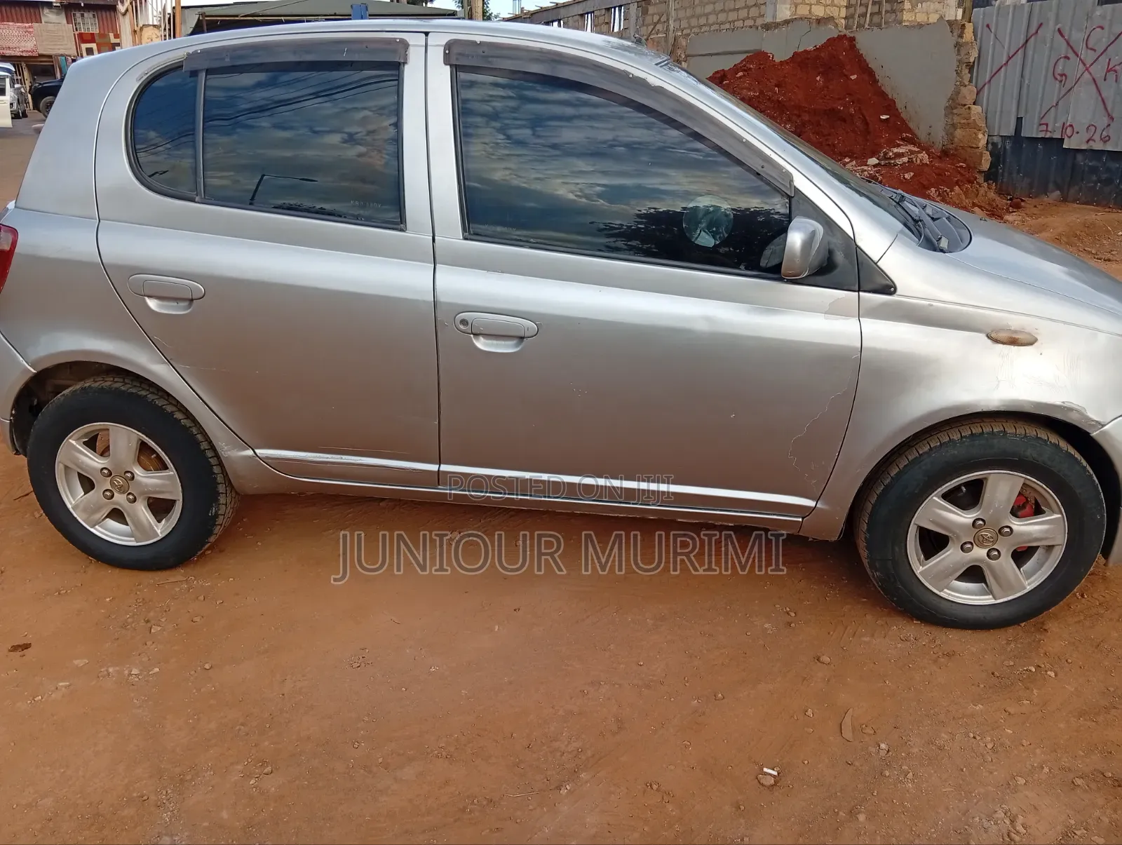 Toyota Vitz 2001 Silver