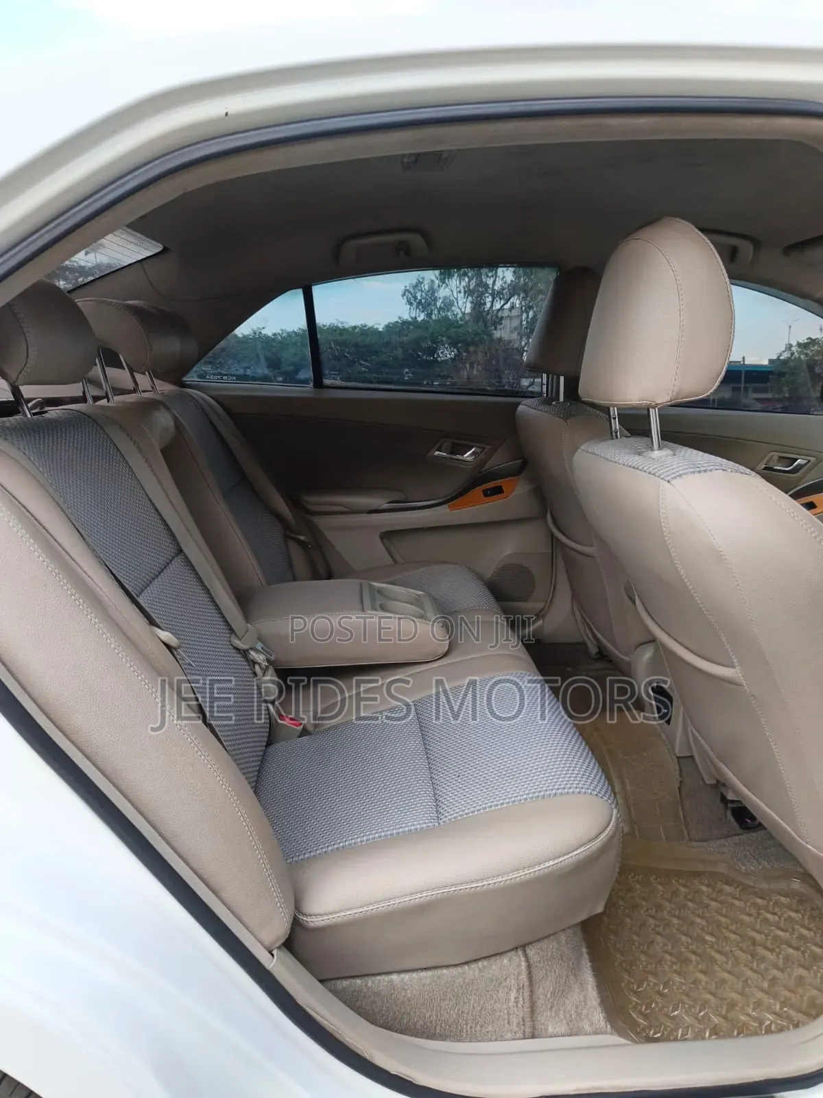 Toyota Premio 2007 Off white