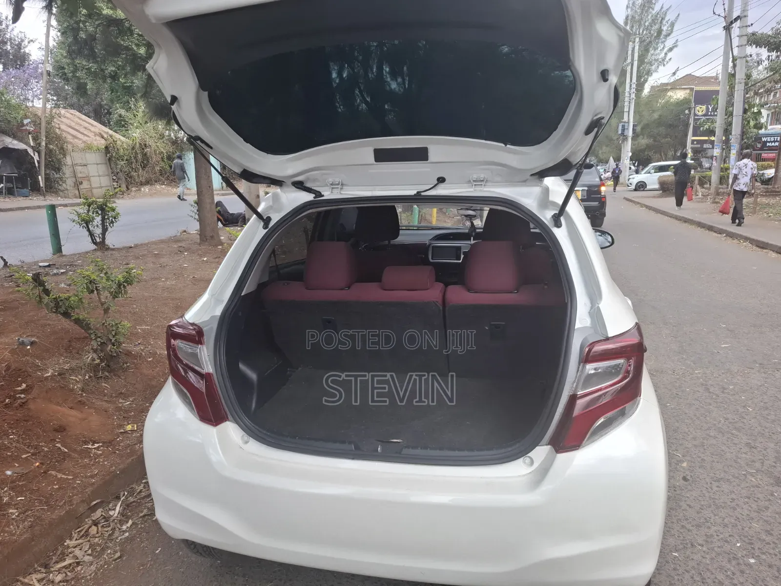 Toyota Vitz 2014 White