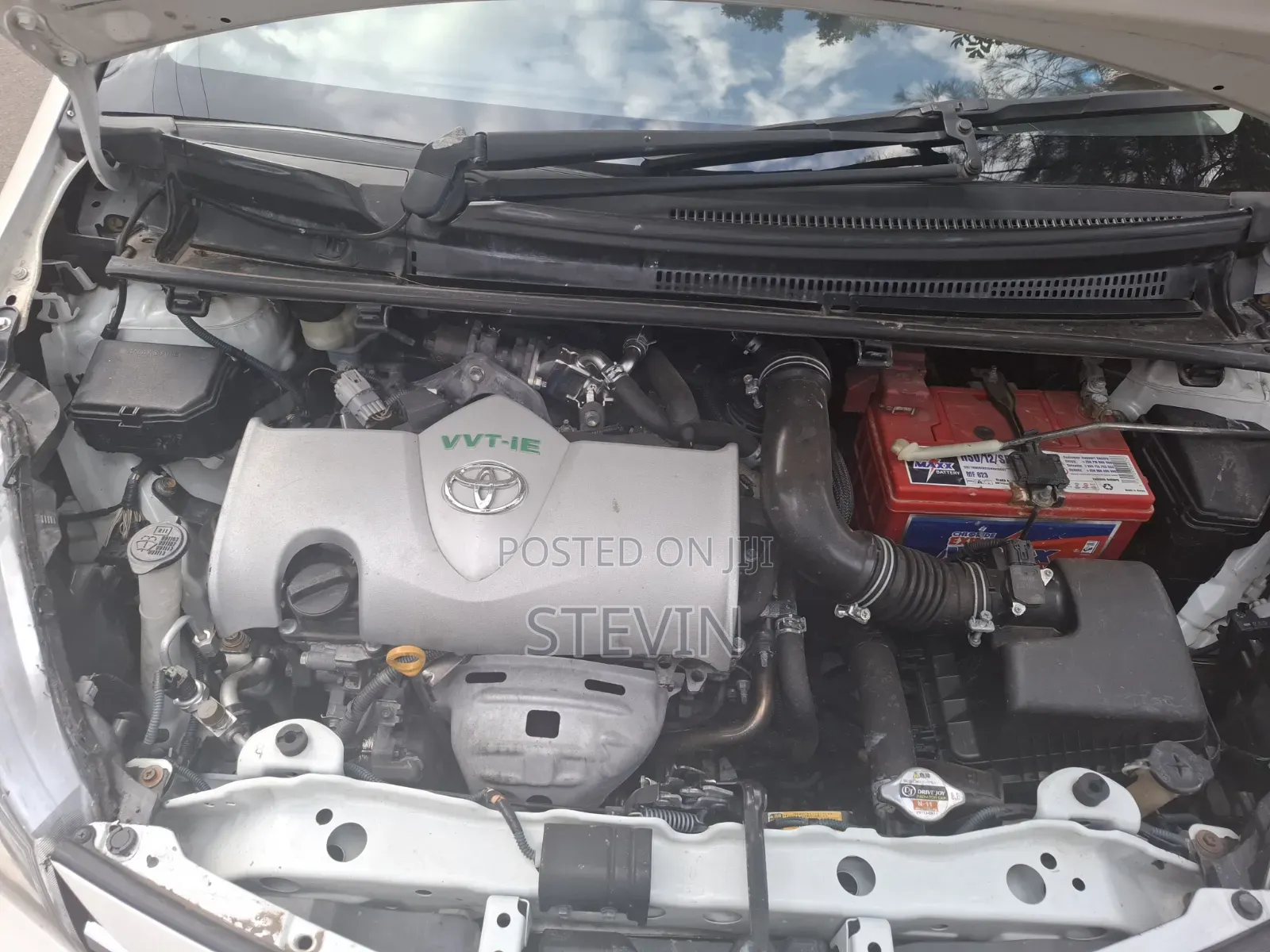 Toyota Vitz 2014 White