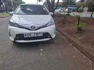 Toyota Vitz 2014 White