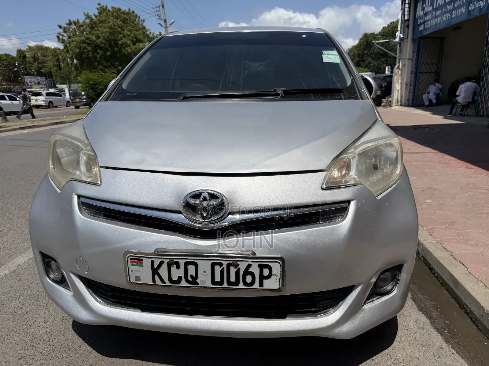 Toyota Ractis 2011 Silver