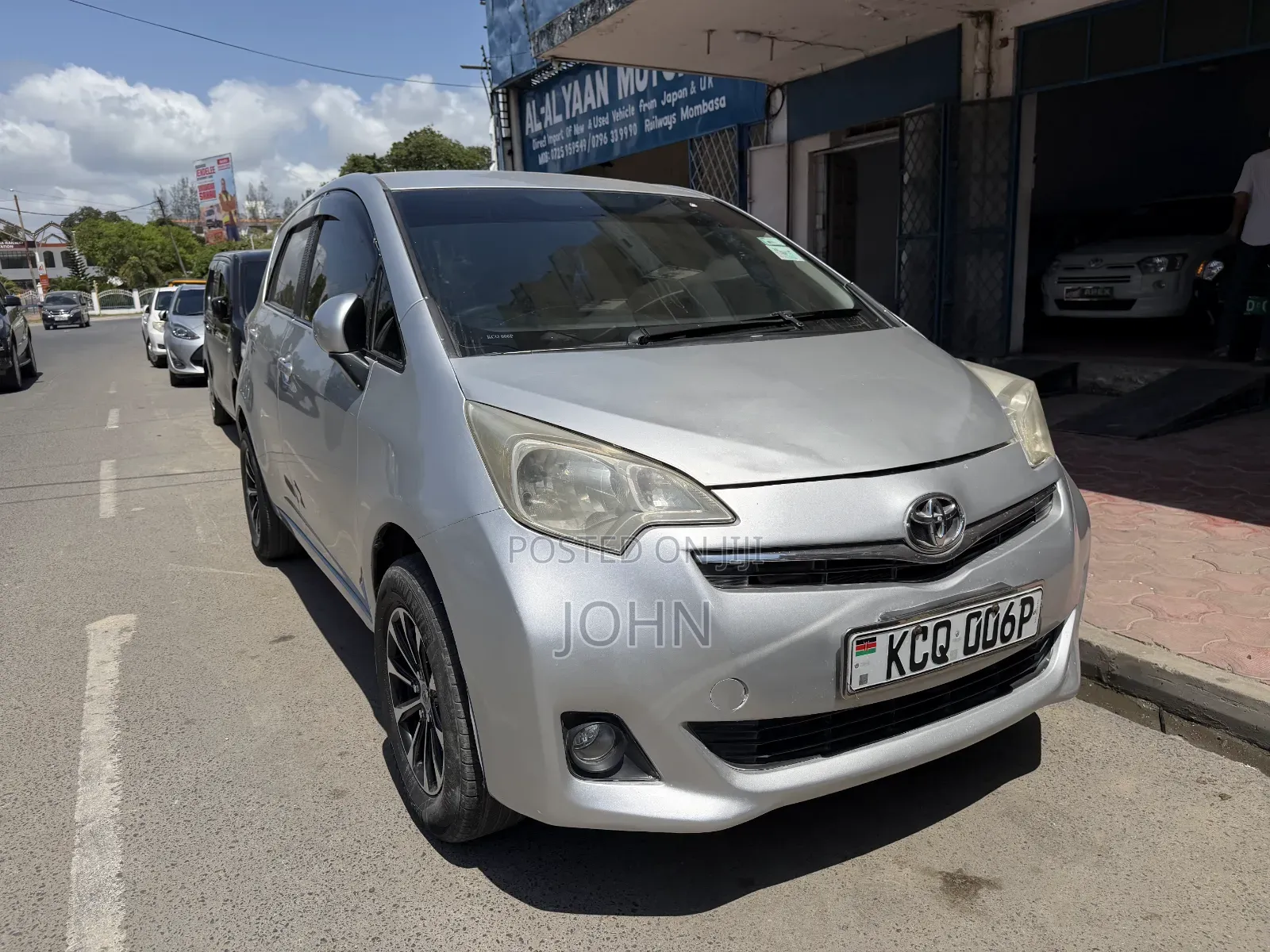 Toyota Ractis 2011 Silver