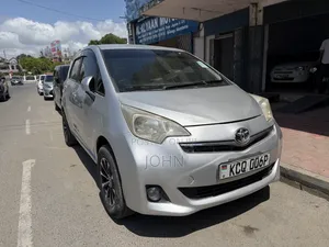 Toyota Ractis 2011 Silver