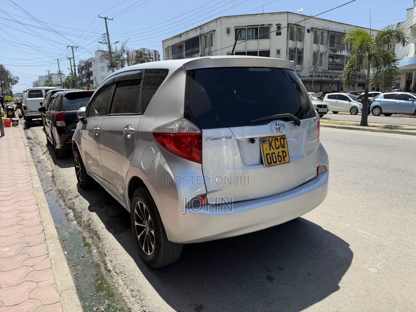 Toyota Ractis 2011 Silver