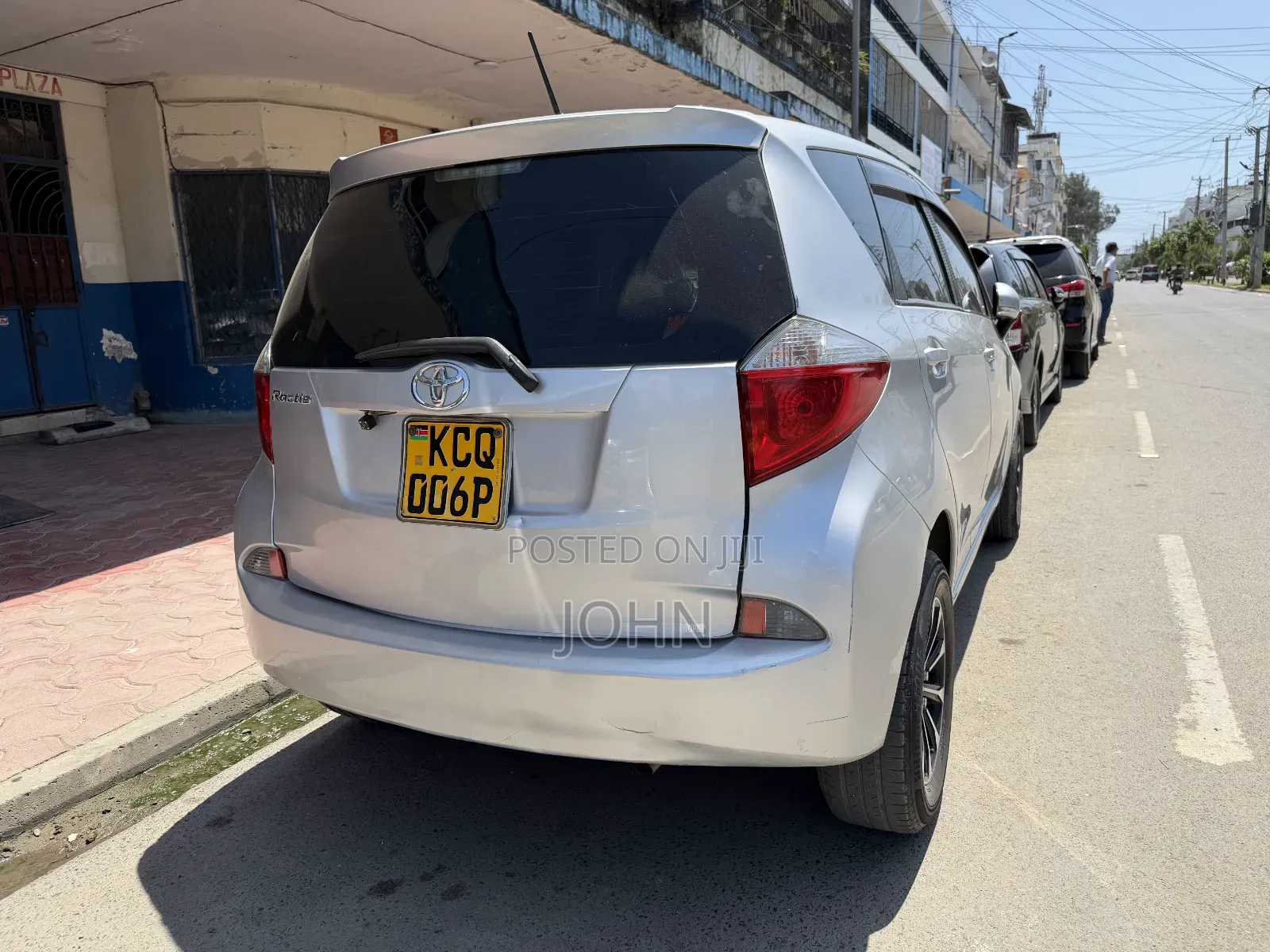 Toyota Ractis 2011 Silver
