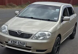 Toyota Corolla RunX 2004 Gold