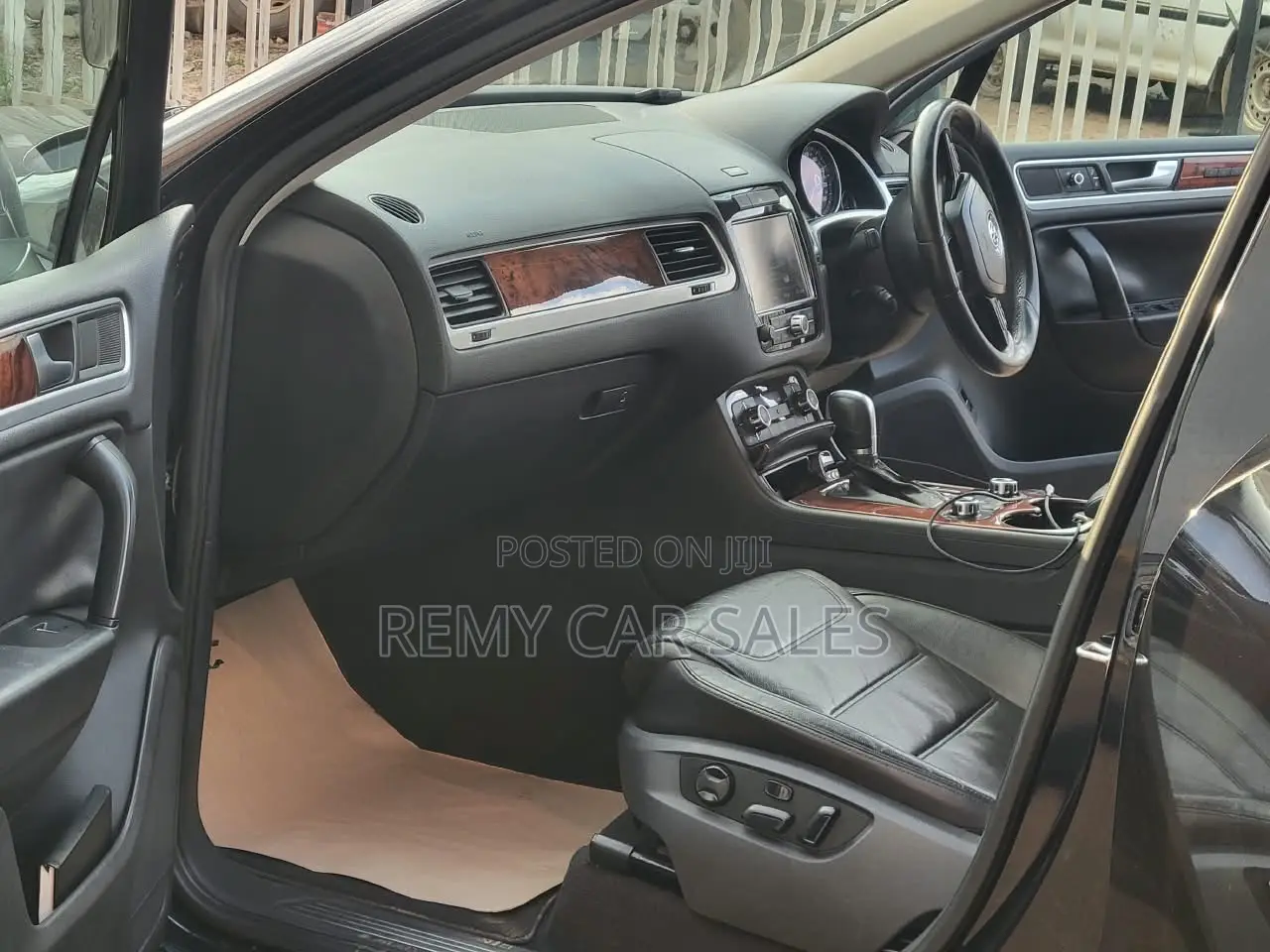 Volkswagen Touareg 2013 Black