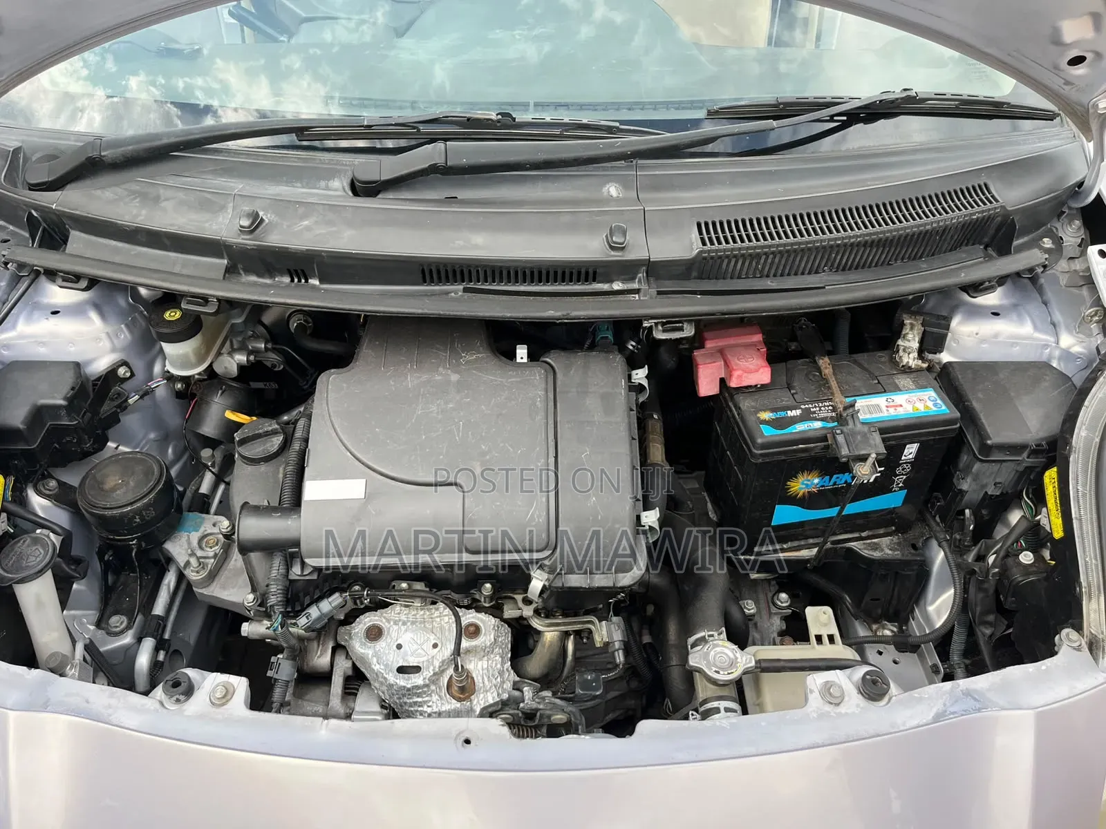 Toyota Vitz 2010 Silver