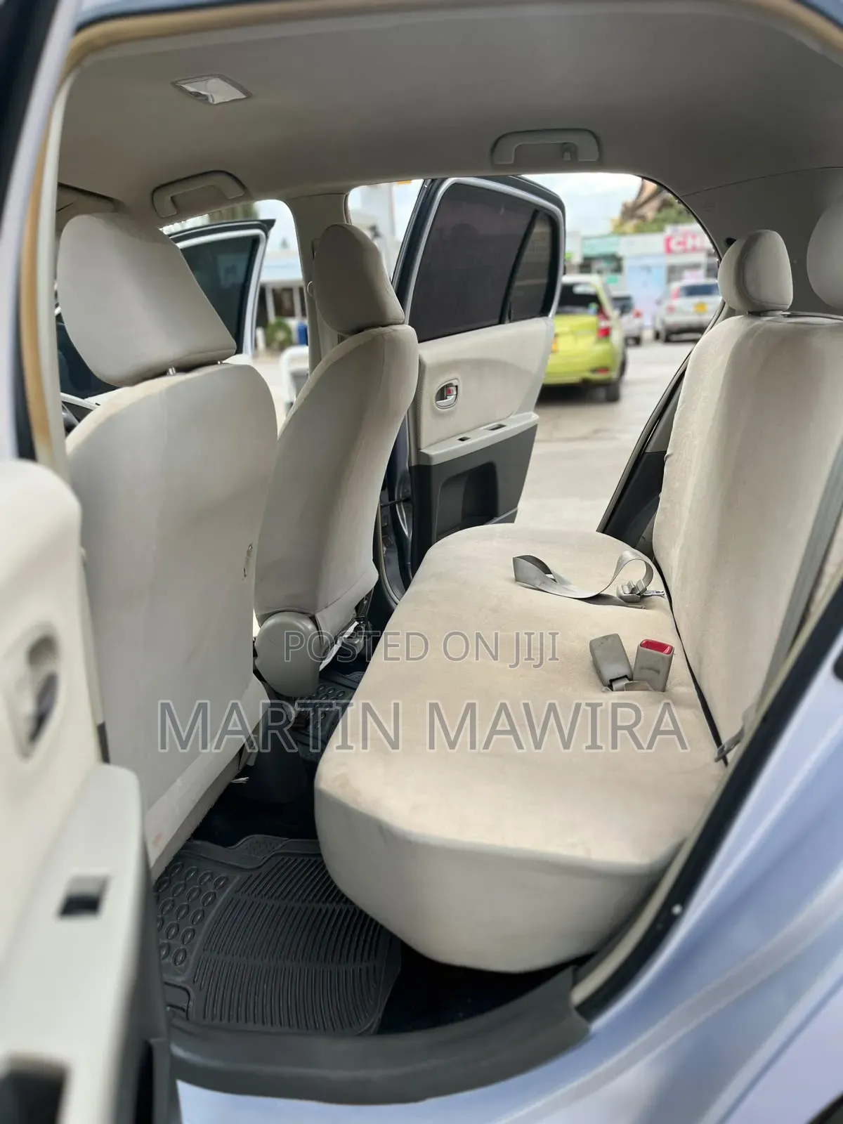 Toyota Vitz 2010 Silver