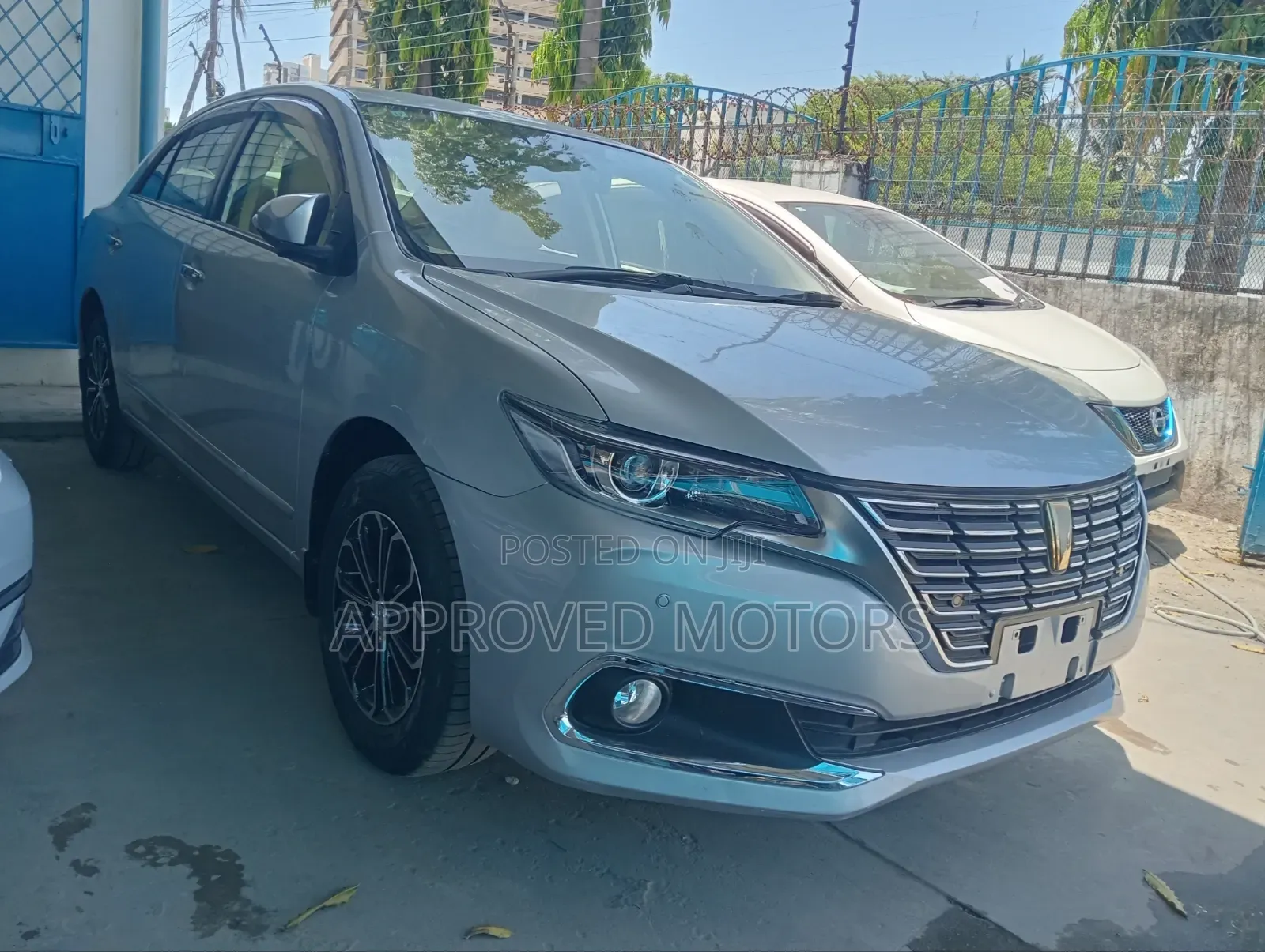 Toyota Premio 2019 Silver