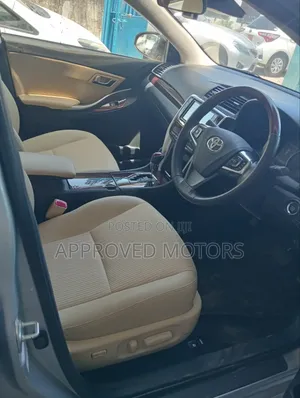 Toyota Premio 2019 Silver