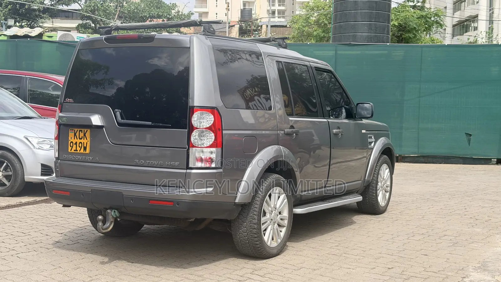 Land Rover Discovery 2010 Gray