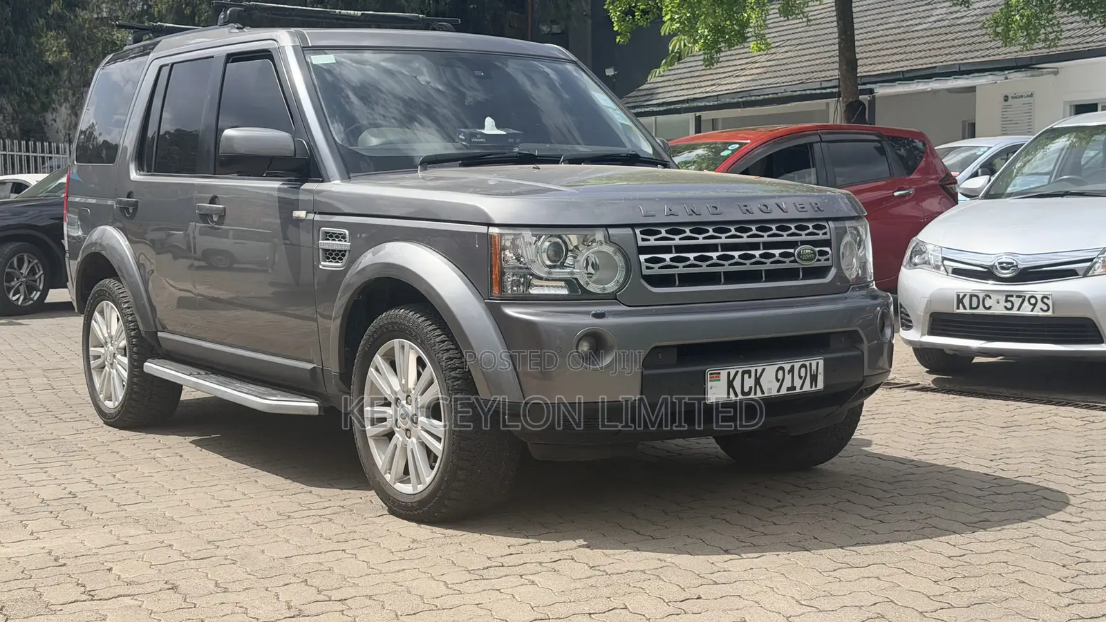 Land Rover Discovery 2010 Gray