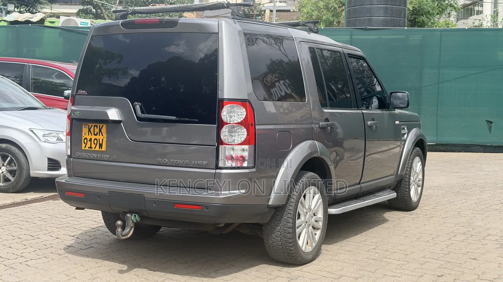Land Rover Discovery 2010 Gray