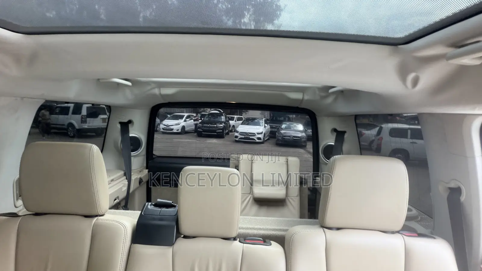 Land Rover Discovery 2010 Gray