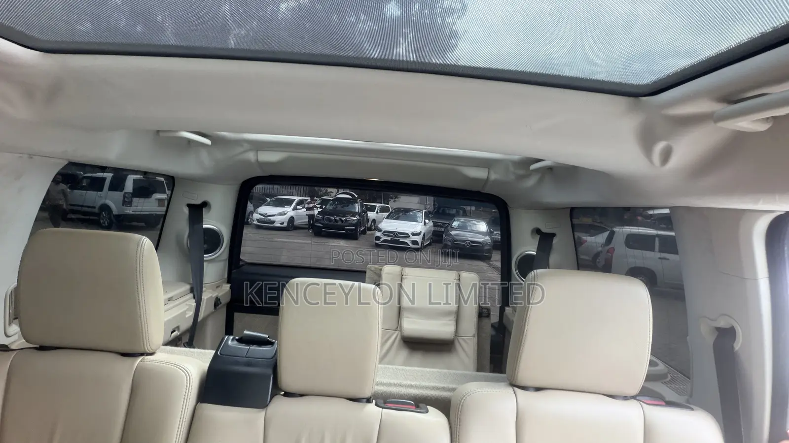 Land Rover Discovery 2010 Gray