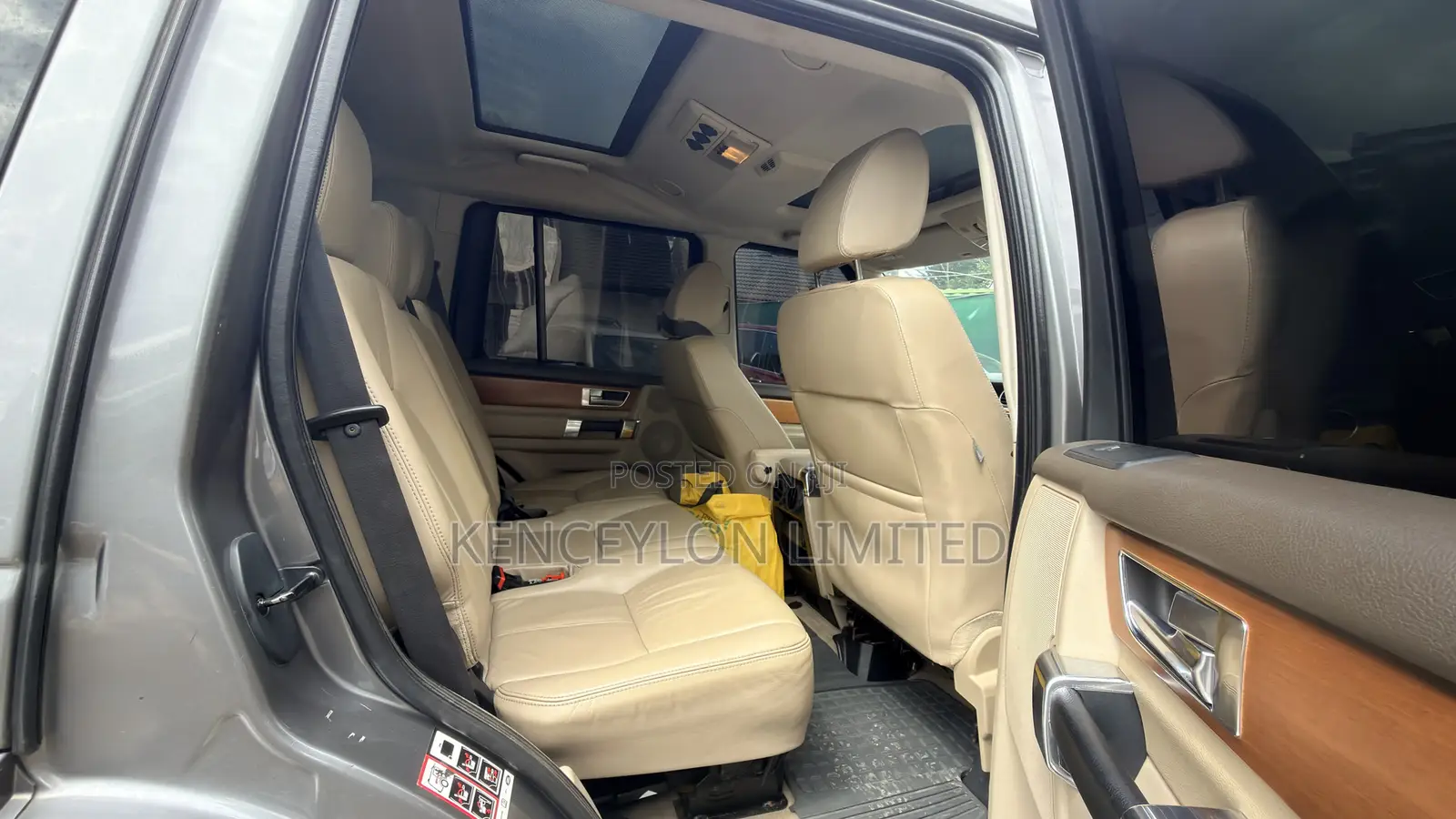 Land Rover Discovery 2010 Gray