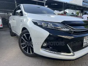 Toyota Harrier 2017